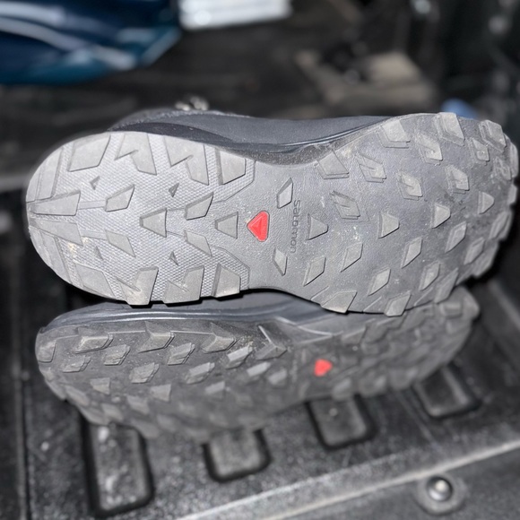 Salomon women’s boots 7.5 - Picture 3 of 5